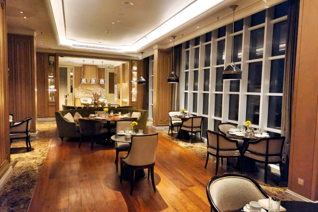 تناول الطعام الفاخر